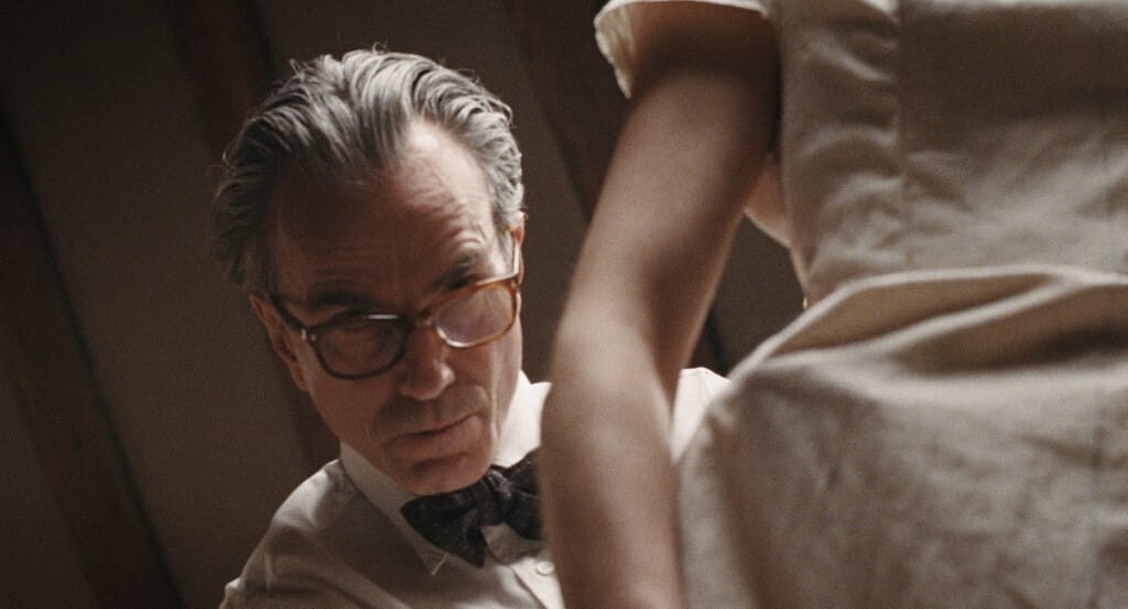 Daniel Day-Lewis és Sean Bean új filmjének forgatása közben kezdték bírságolni a közteresek a kellékként használt autókat