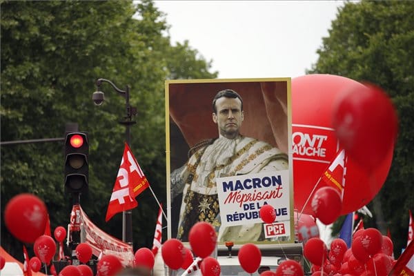 Több szakszervezet is a radikális balosok mellé állt Macron ellen