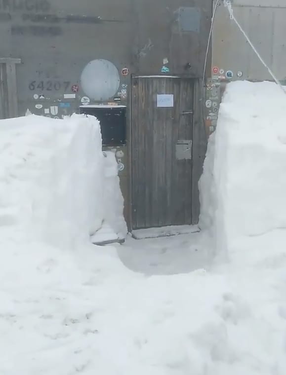 Nyár közepén szakadni kezdett a hó Szlovéniában és Olaszországban