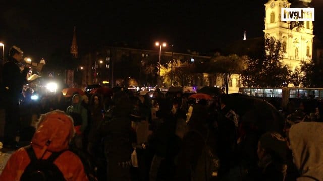 Maszkosok biztatták szervezkedésre a magyarokat