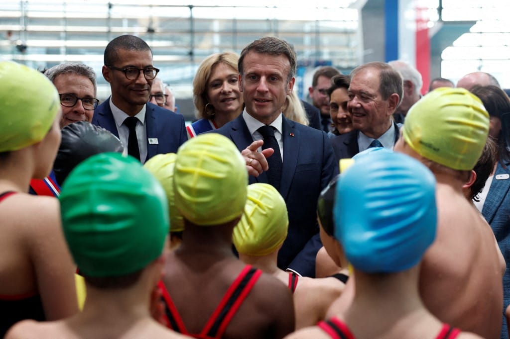 Bejön Macron mesterterve? Este kiderülhet