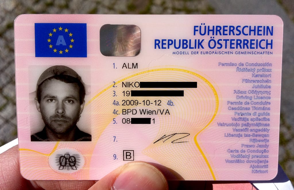 Nem állt meg a rendőröknek egy jogsi nélkül autózó férfi