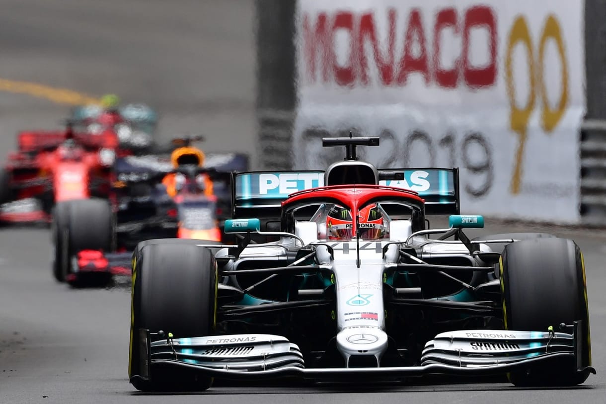 Monacói Nagydíj: Hamilton győzött és növelte előnyét az összetettben