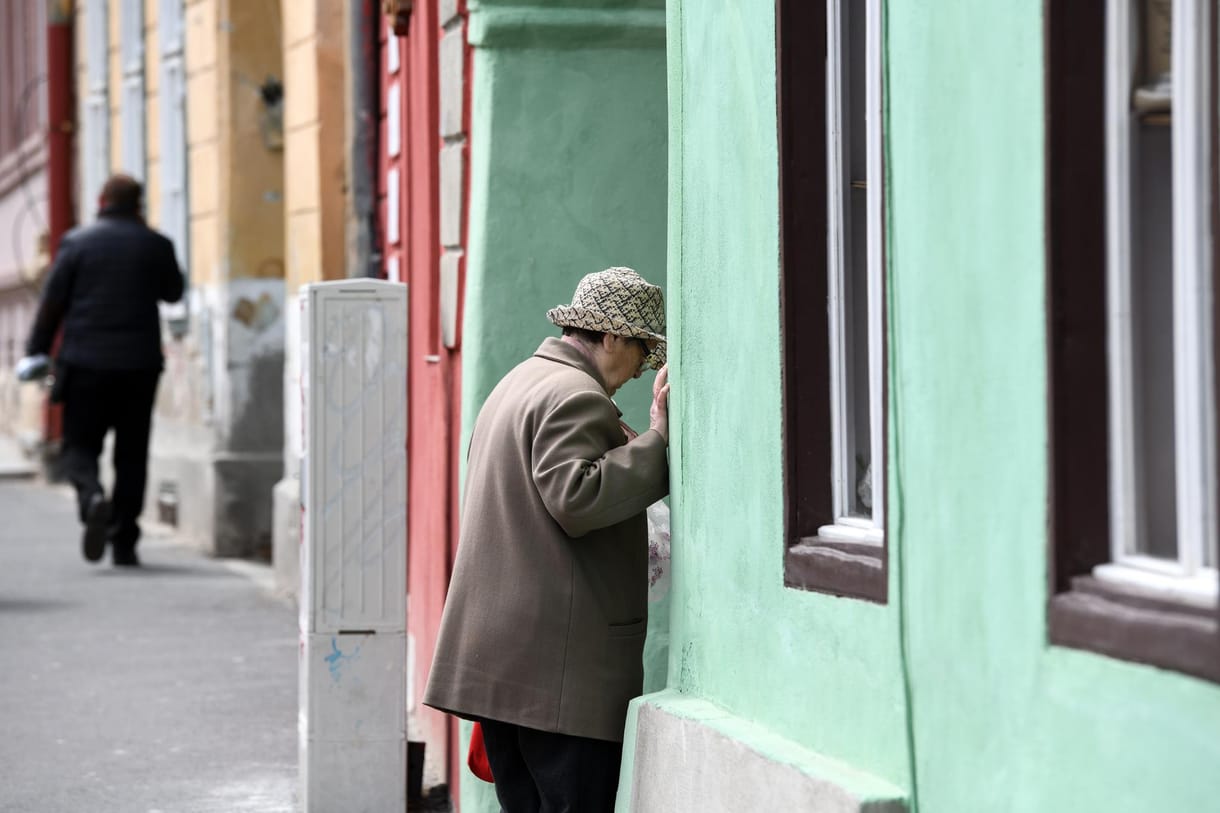 Több százezer dolgozóra volna szükség, ismét a nyugdíjasok munkába állítása a megoldás?