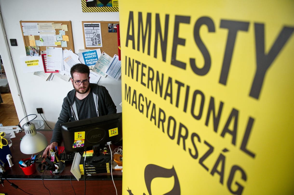Több Amnesty International-aktivista telefonjára próbáltak izraeli kémprogramot telepíteni 