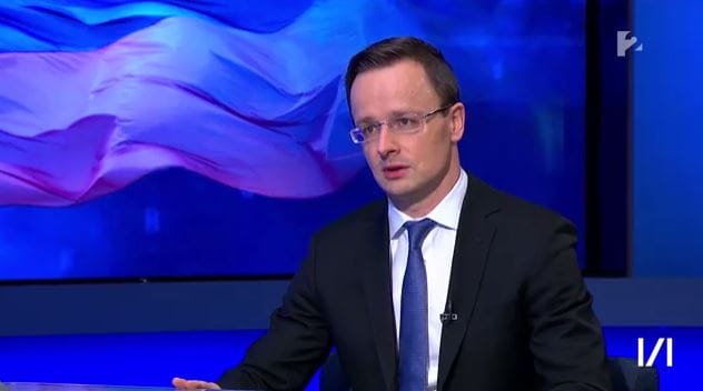 Mi sül ki abból, ha Azurák Csaba Szijjártót kérdezi? 
