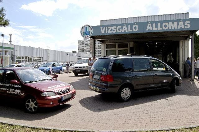 Lejárt az autó műszakija? Vigyázat, 60 ezer is lehet a bírság