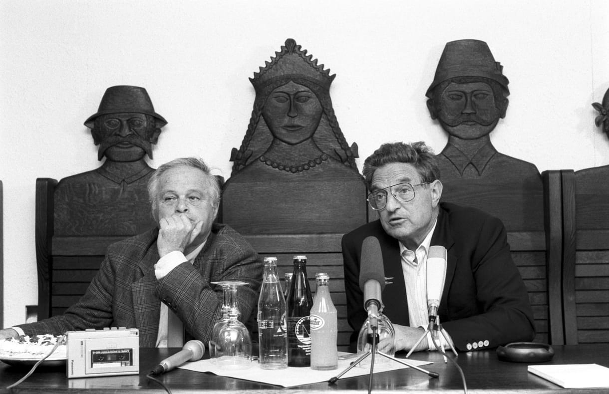 Soros György egy lépést sem tett anélkül, hogy konzultált volna vele