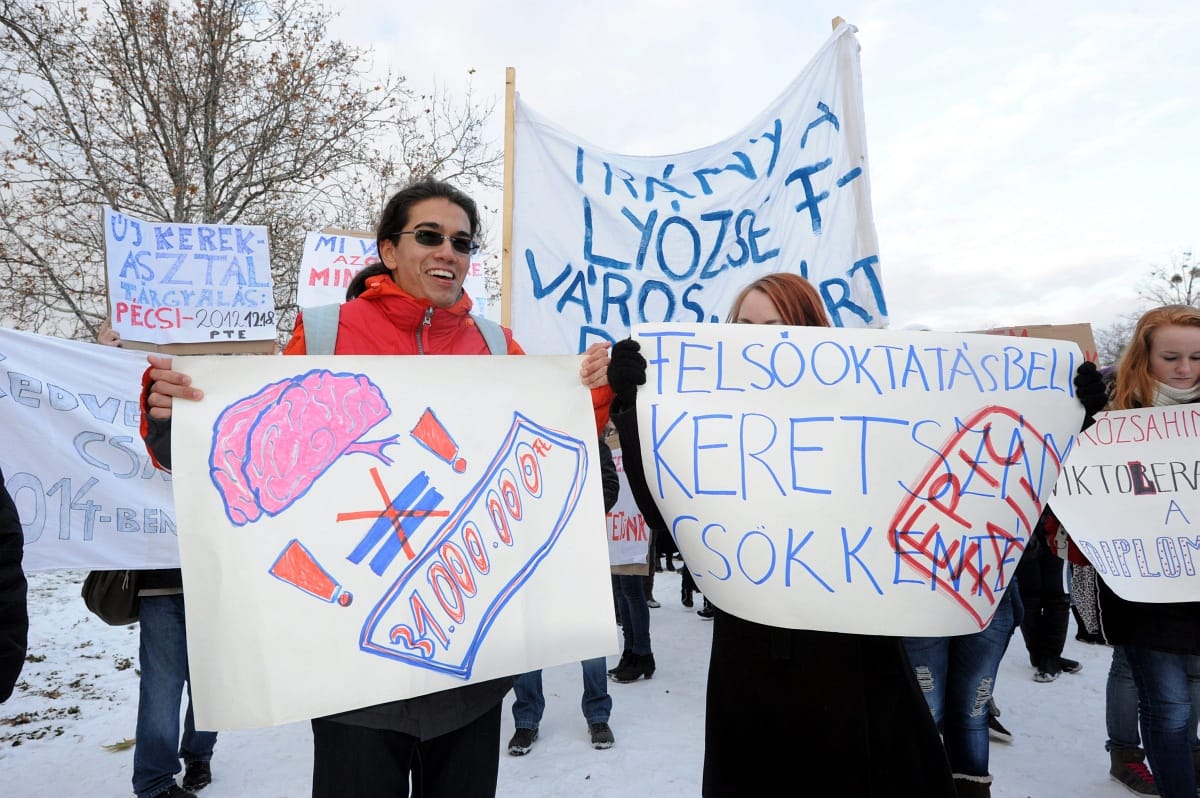 Taktikát váltottak a pécsi egyetemfoglalók