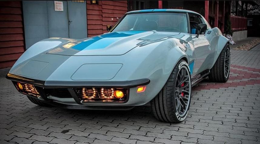 Körbejárta a világhír ezt a magyar Chevrolet Corvette-et