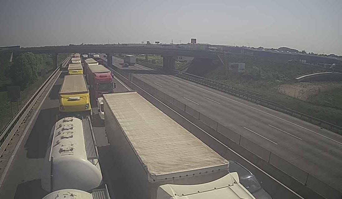 8 kilométeres dugó alakult ki a reggeli csúcsforgalomban az M0-son