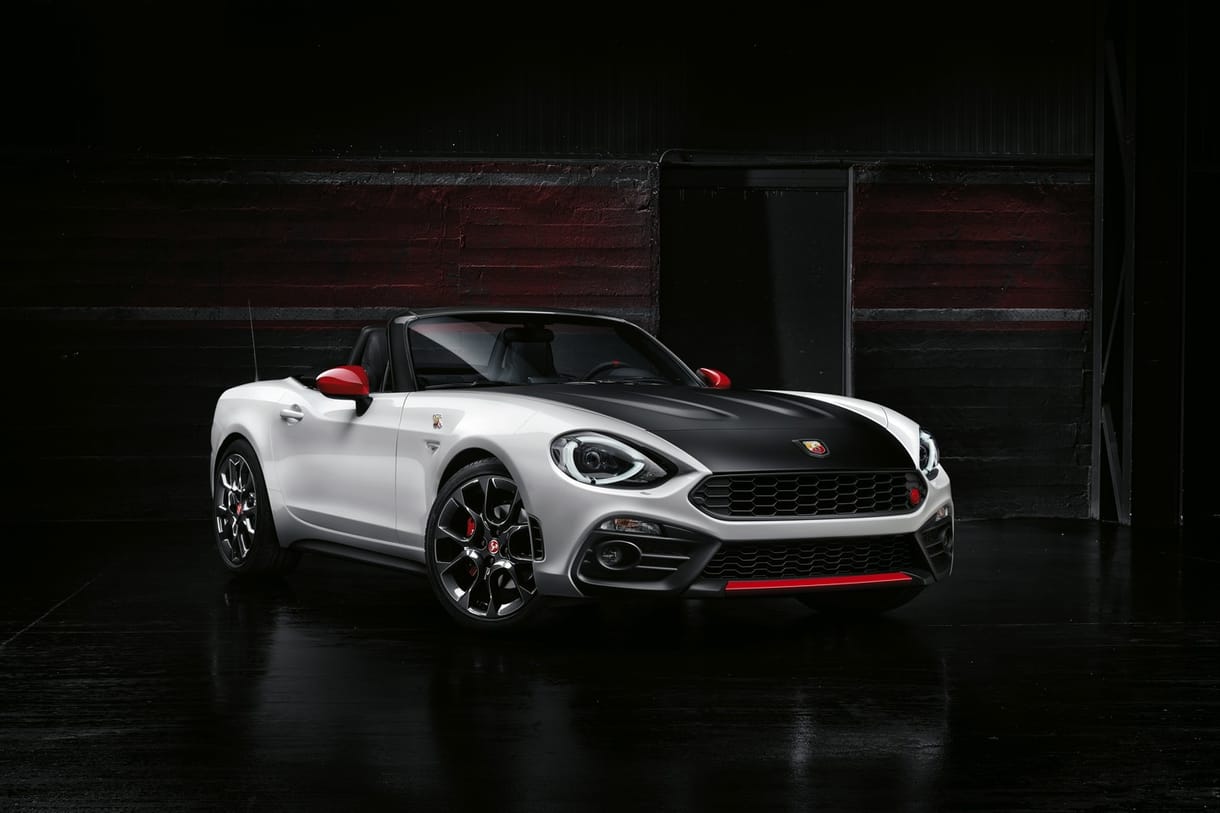 Hihetetlen(ül jó) hangja van a Fiat sportkocsijának
