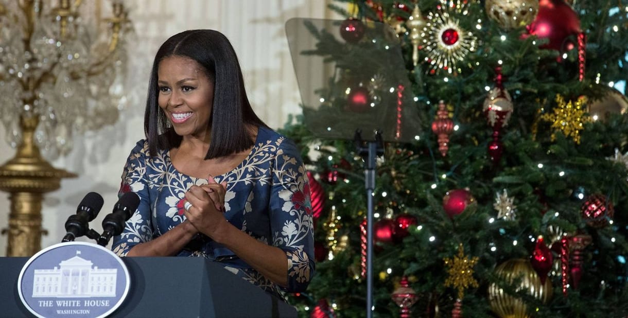 Utoljára készítettek karácsonyi dekorációt Obamáék a Fehér Házban – fotók