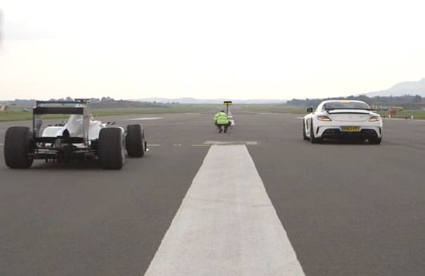 Mit tud a legütősebb utcai Merci az F1-es Ezüstnyíl ellen? - videó