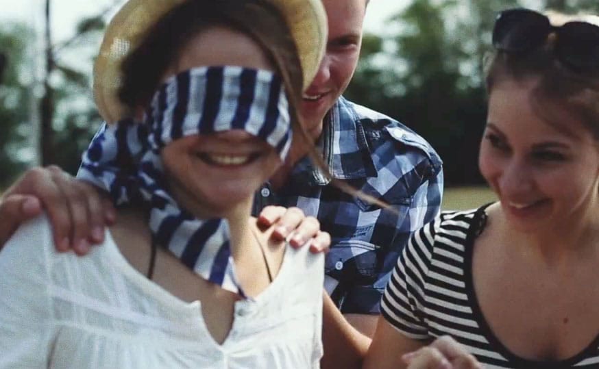 Ostoba, sértő kormányzati propagandafilm távol a valóságtól