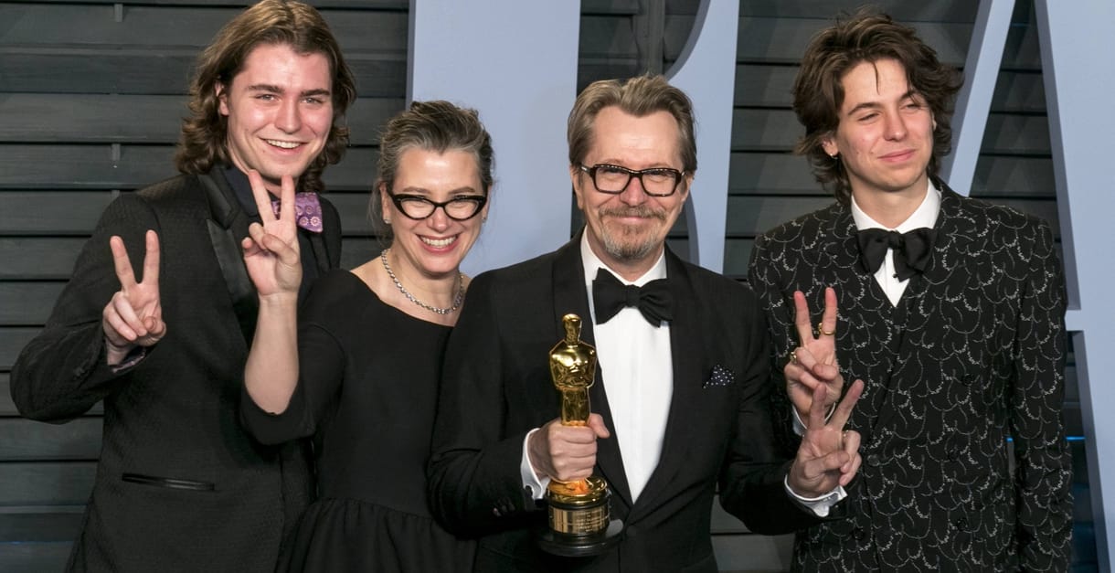 Gary Oldman fia nyílt levélben védte meg apját