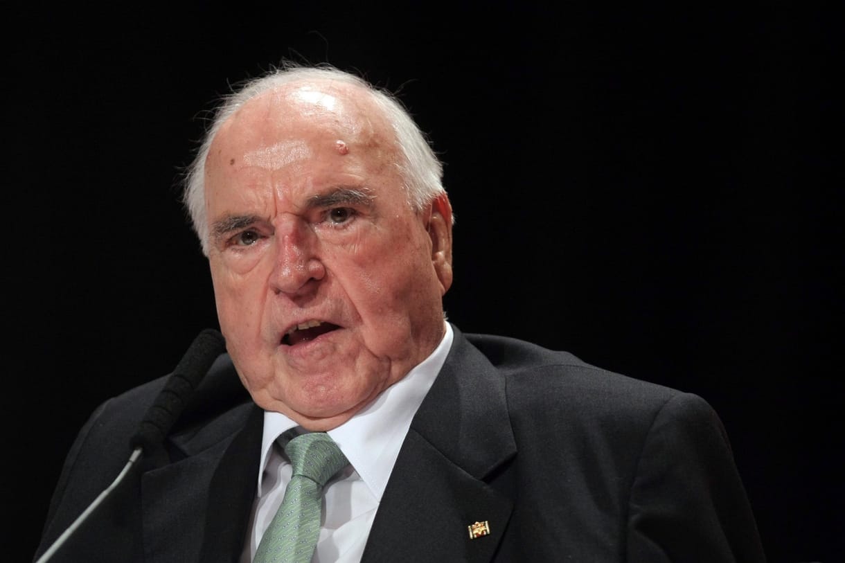 Kohl kancellár akadályozta a NATO keleti kiterjesztését
