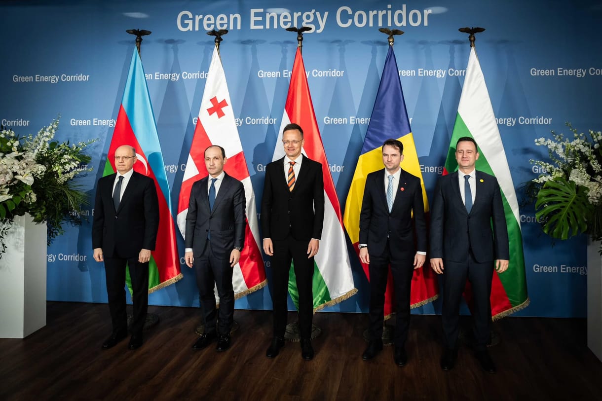 Mi van, ha rossz kezekbe kerül Szijjártó Péter azerbajdzsáni álomprojektje?