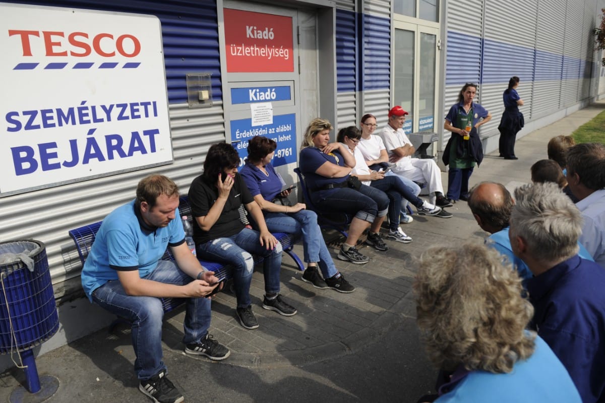 Olyan ritka a sztrájk nálunk, mint a fehér holló