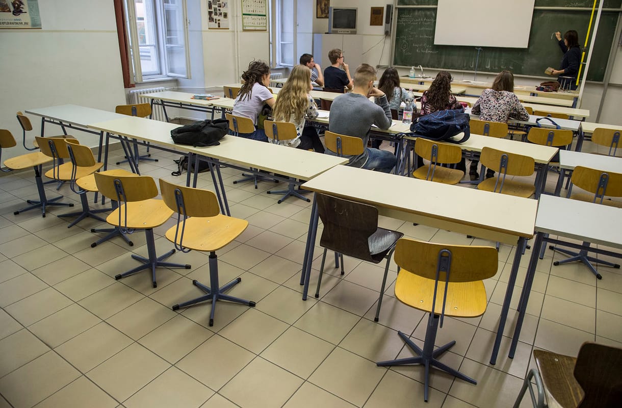 A magyar tanárok a legrosszabbul keresők között vannak Európában, és tömegesen menekülnek a pályáról