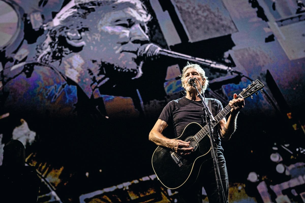 Roger Waters magyarul üzent: k*rvára ne bízzunk a kormányban