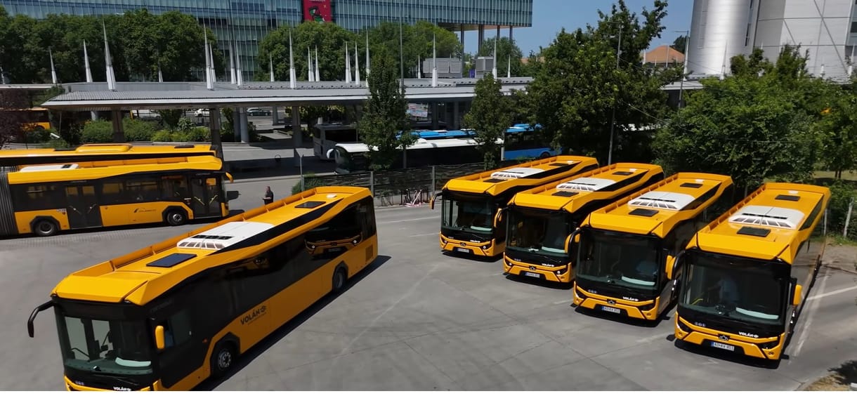Büszkélkedik a MÁV-vezér: a megígért 1000 új buszból 131 már a nyár közepére meglesz