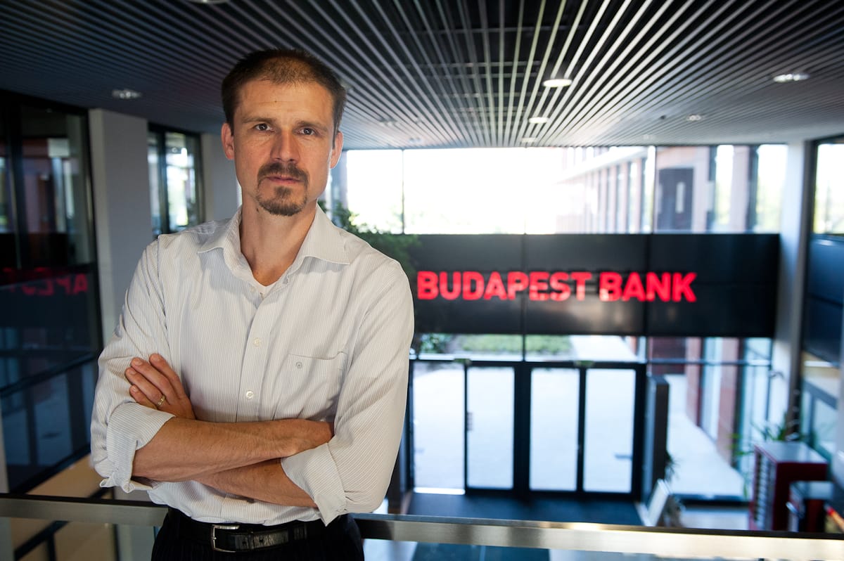 Bukósisakot kell felvenni