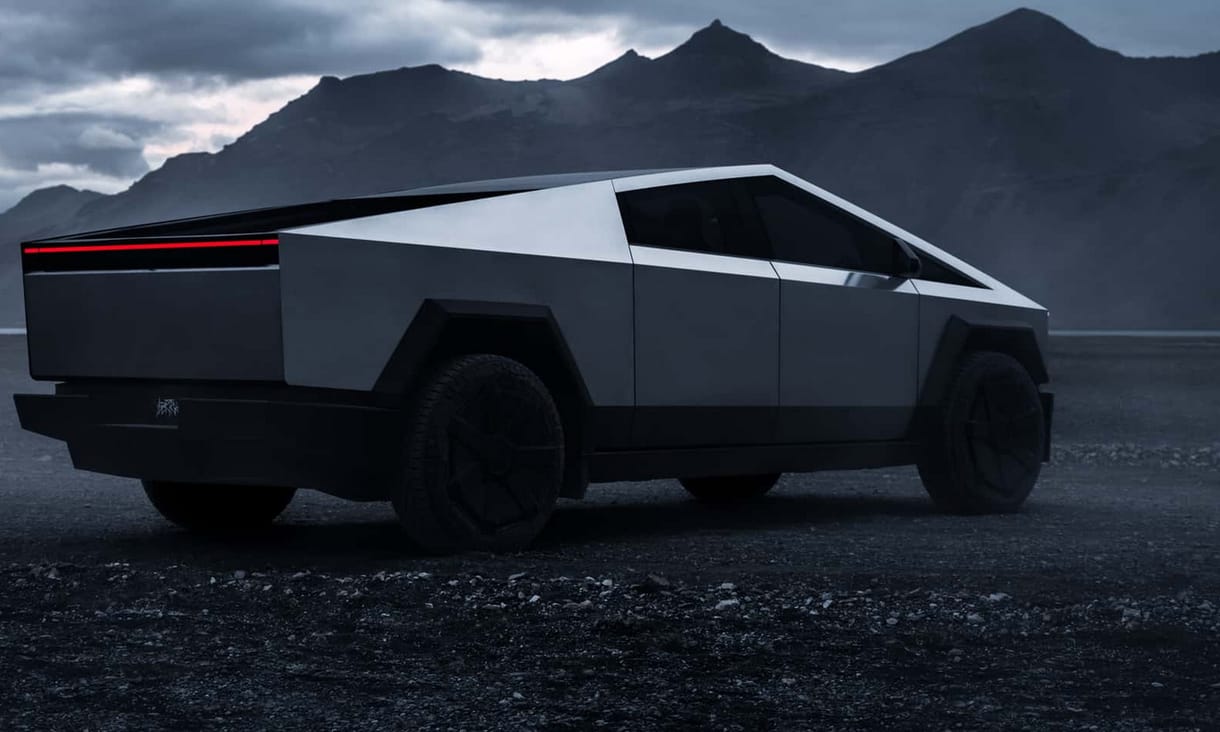 Mint az ólom: az új Tesla 3,5x nehezebb a Dacia olcsó villanyautójánál