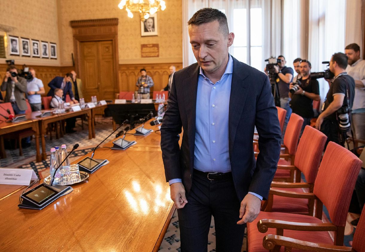 80–90 százalékos kedvezményekkel rendezhet vásárt az V. kerületben a Fidesz-közeli cég