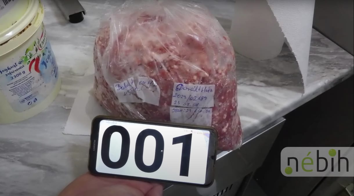 A Nébih szerint rendben vannak a balatoni vendéglátóhelyek, csak egy helyen találtak 2 tonna romlott húst