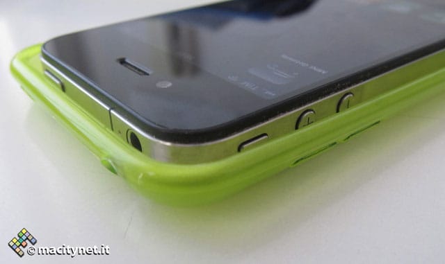 Szélesebb és laposabb lesz az iPhone 5?