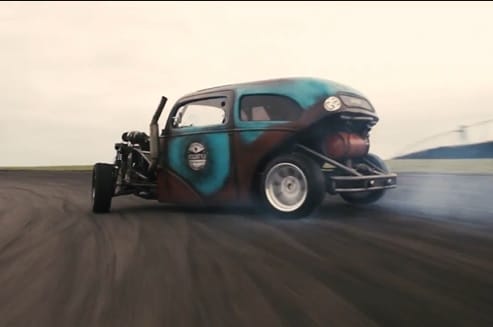 Simán mehetne a Mad Maxbe ez az 1953-as hot rod driftautó – videó