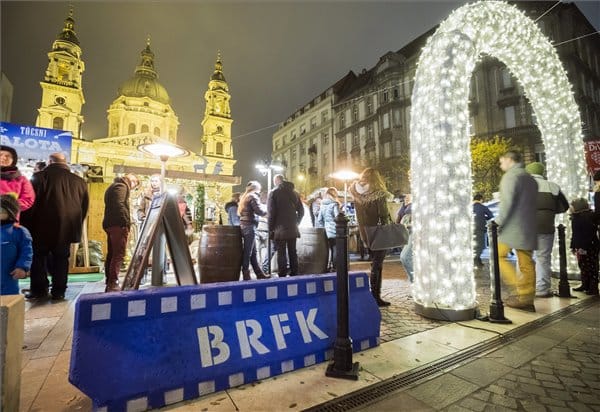 Tócsni, aranykapu és beton - Advent 2017