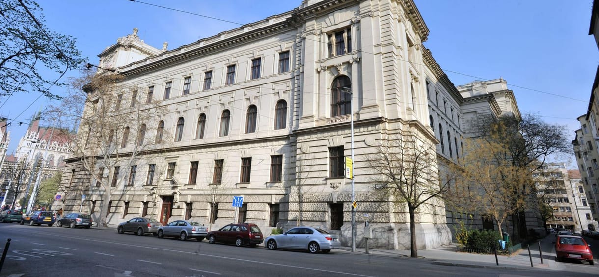 2,5 milliárdért cserébe elköltözne a Politikatörténeti Intézet