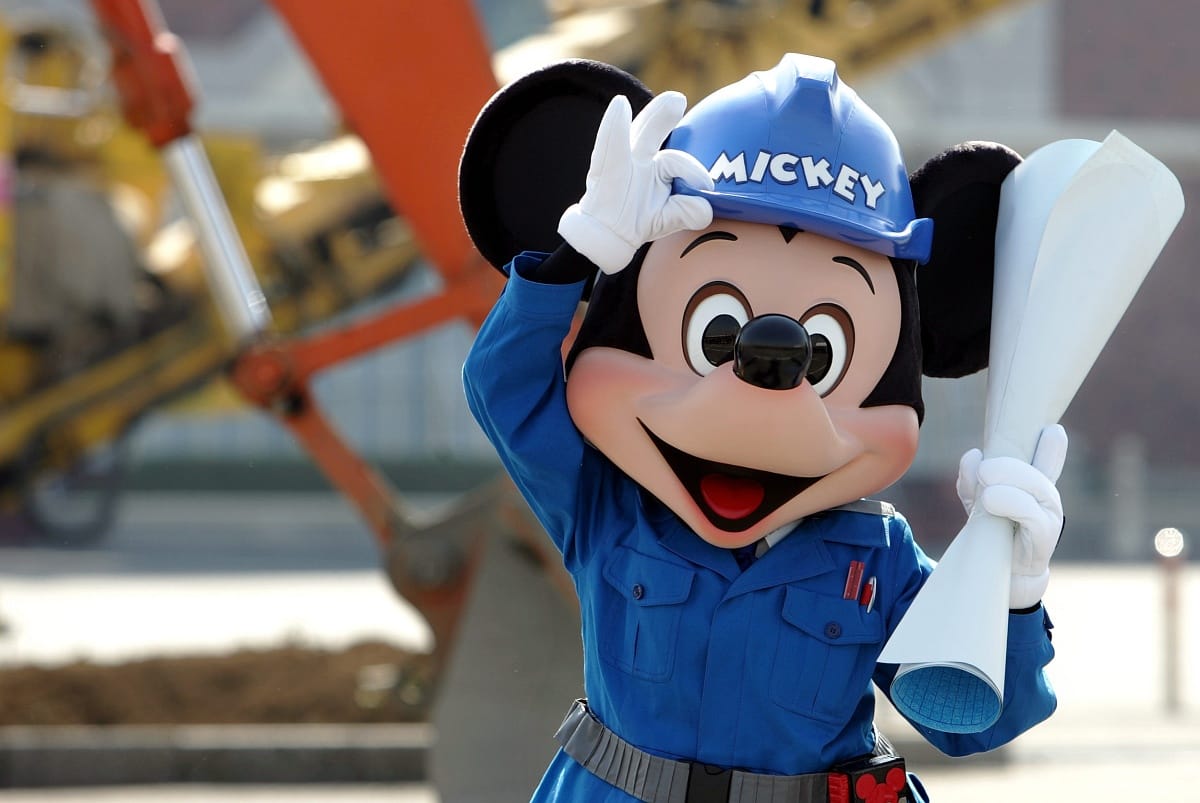 Kötelezővé teszi alkalmazottainak a koronavírus elleni oltást a Disney