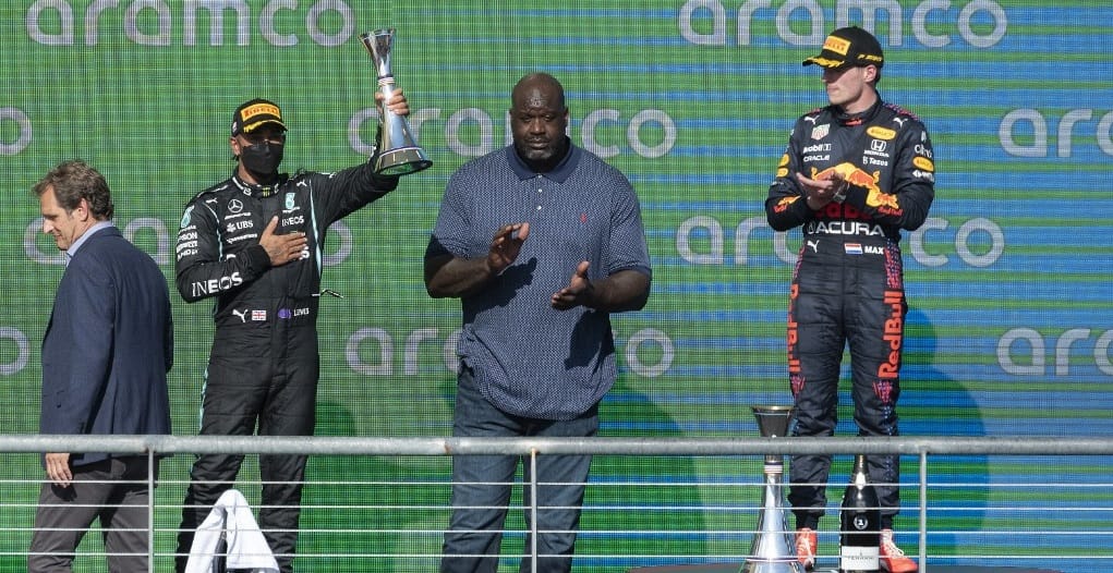 Lewis Hamilton eltörpül Shaquille O’Neal mellett