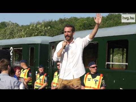 Milliárdokkal árasztották el Felcsútot a korrupcióellenes tüntetők - videó