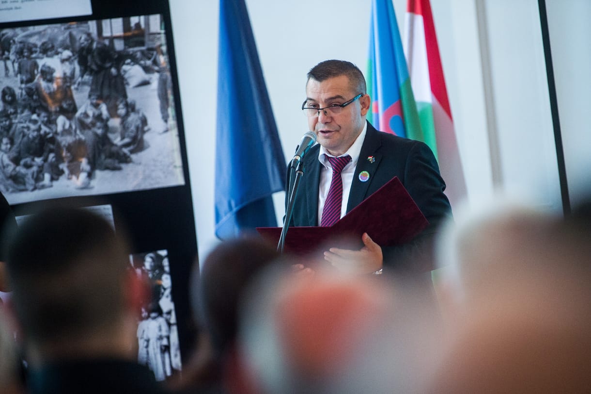 „Kérem vissza az ügyészségtől a kék iratrendező táskámat, amiben a 18 millió volt”