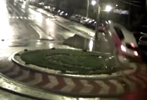 Ez az autós elaludt a volánnál, ami utána jött, azt látni kell – videó
