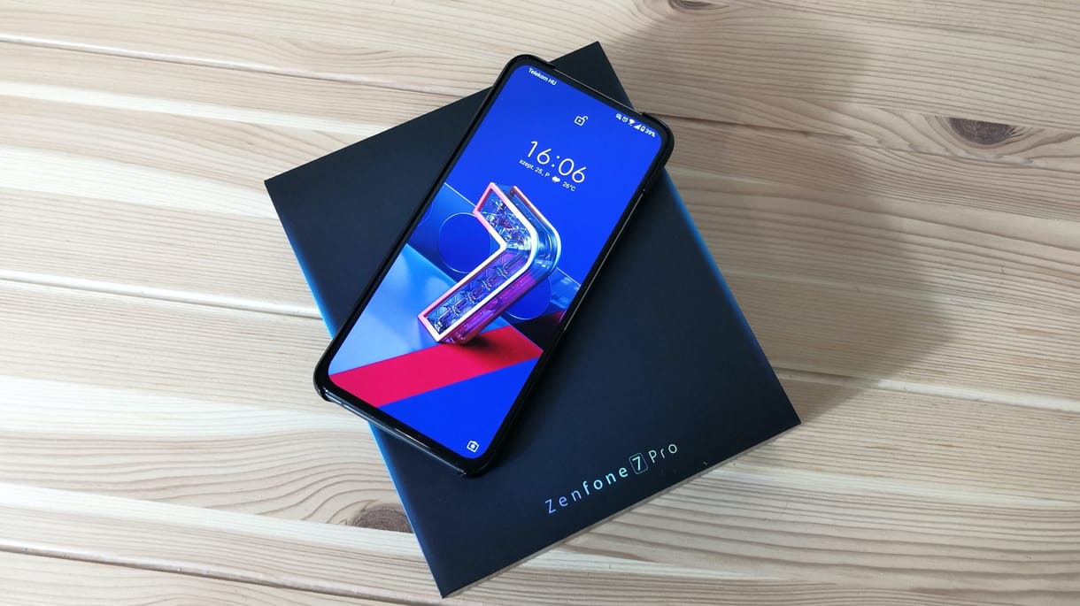 Ütős telefon 8K-s szelfikamerával: teszten az Asus ZenFone 7 Pro