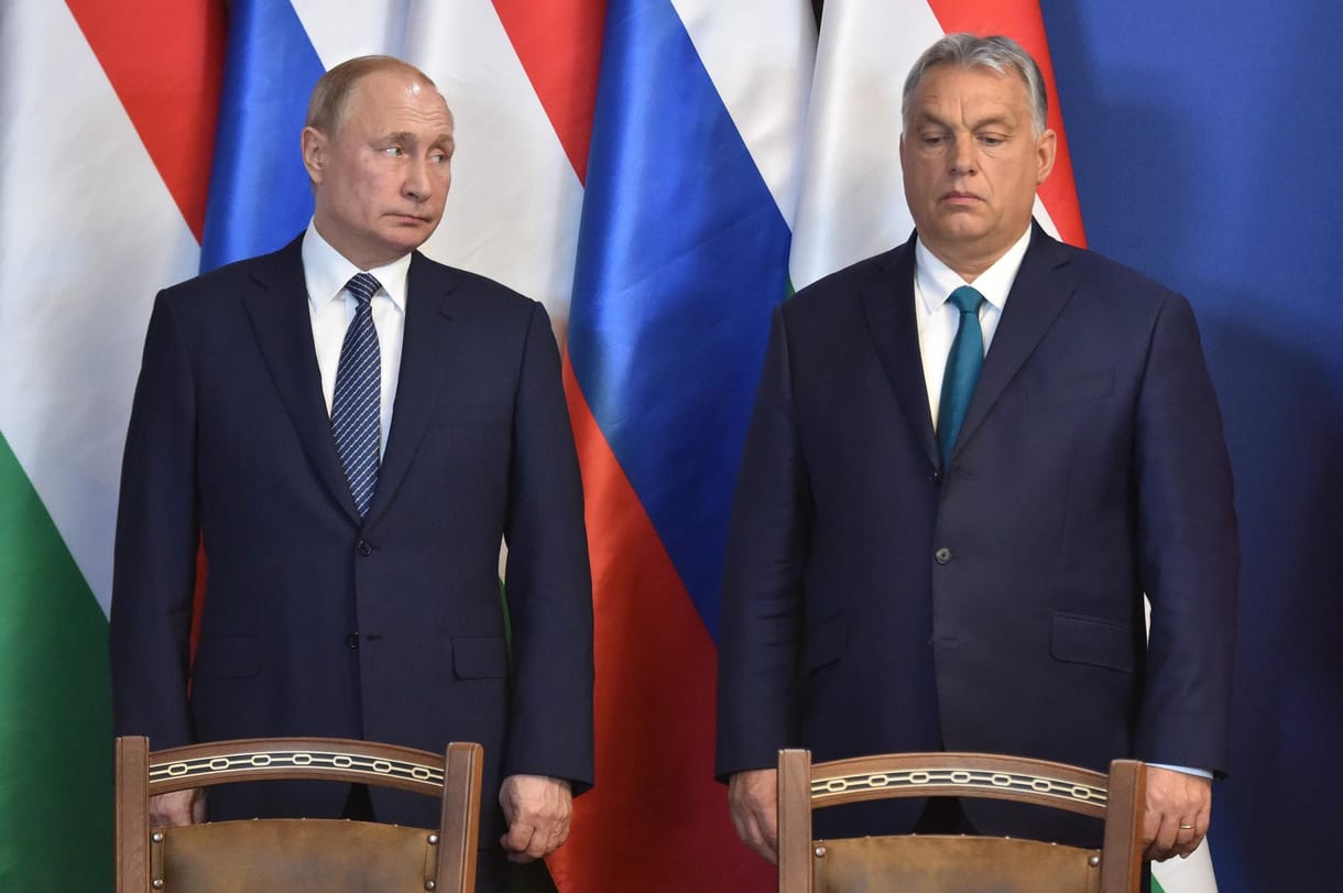 Bloomberg: Így lehet feltartóztatni az orosz és kínai nyomulást Európában