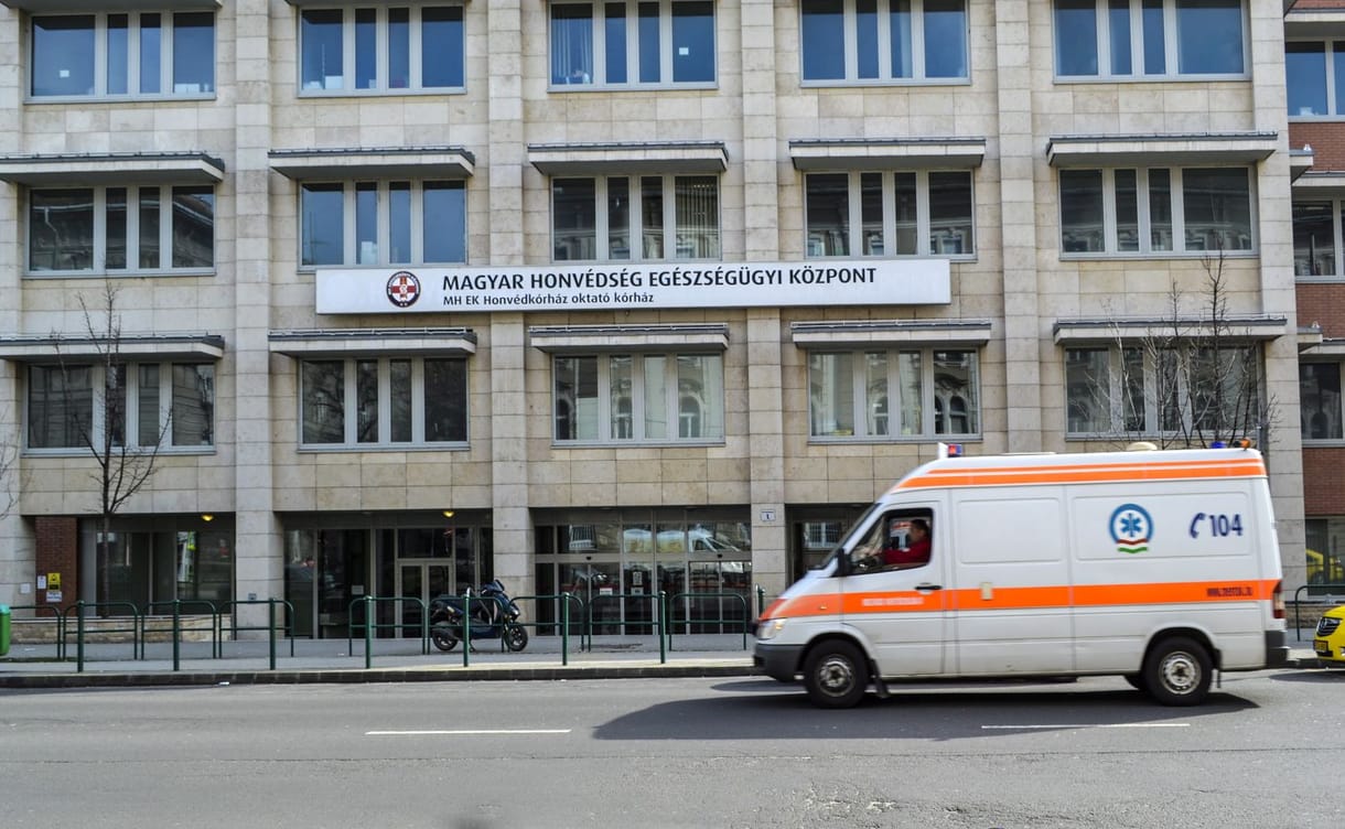 A Honvédkórház közölte, nem igaz, hogy elküldik a töréses betegeket