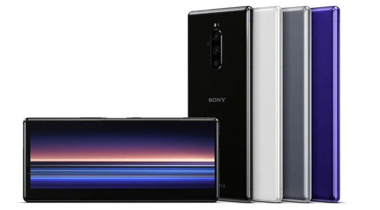 Itt a Sony legújabb csúcsmobilja, ami egy dologban már biztosan világelső