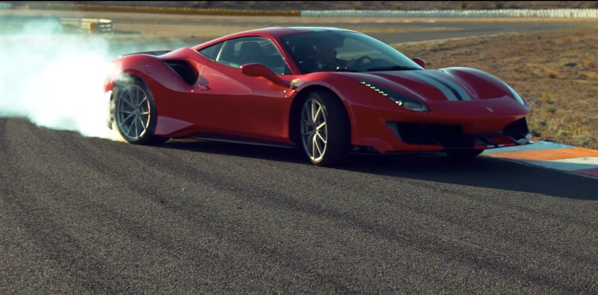 Erre képes az új Ferrari, aminek magyaros hangzású nevet adtak – videó