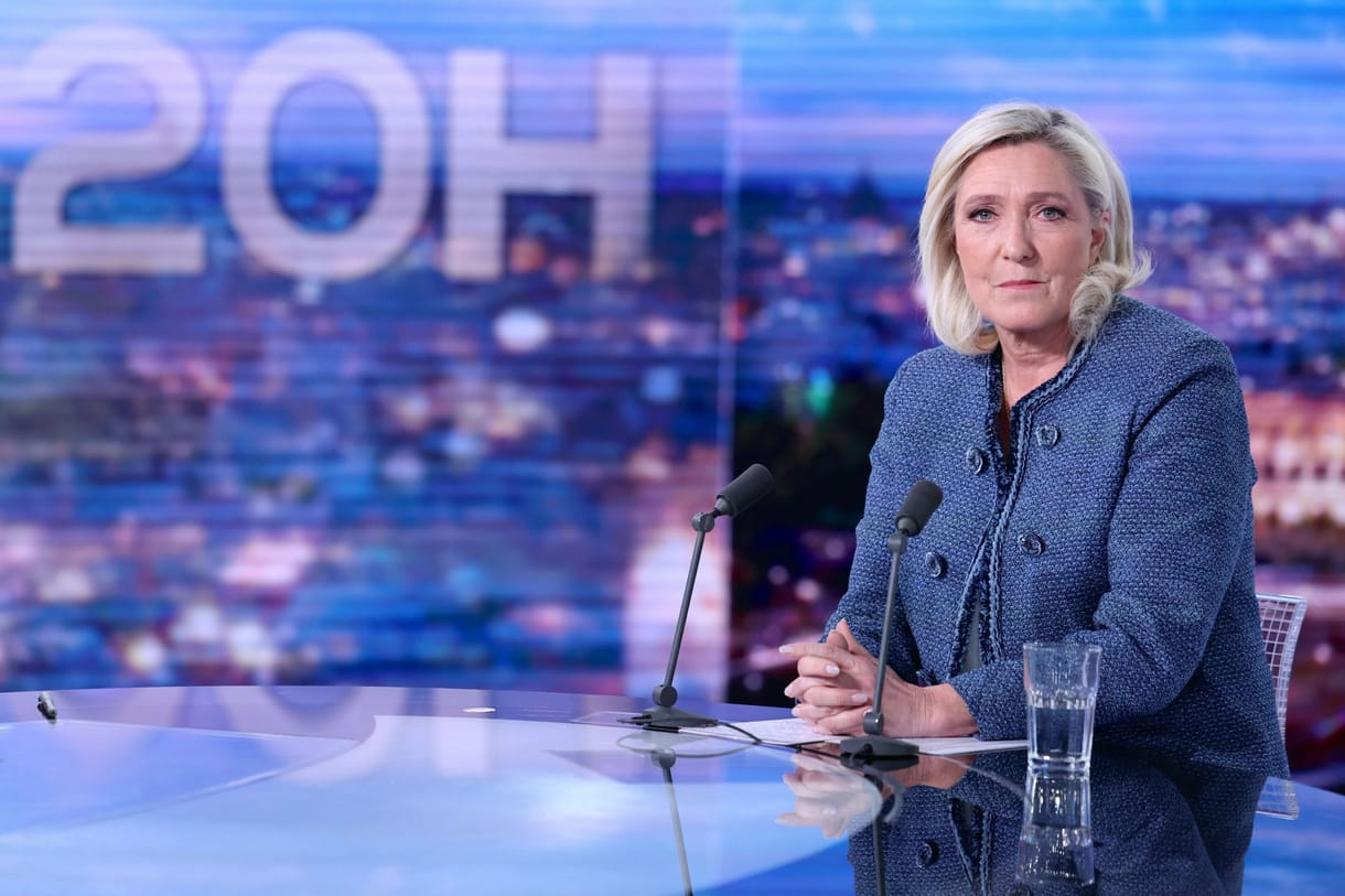 Marine Le Pen: Franciák millióit hallgattatják el, ha nem indulhatok az elnökválasztáson