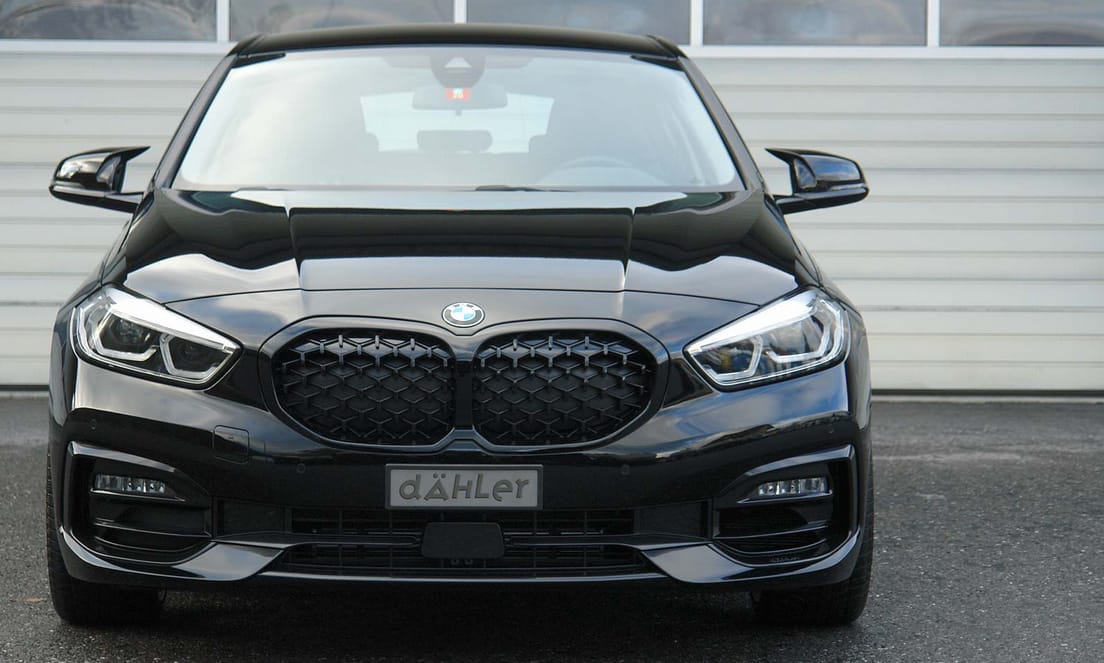 348 lóerős lett a BMW M135i