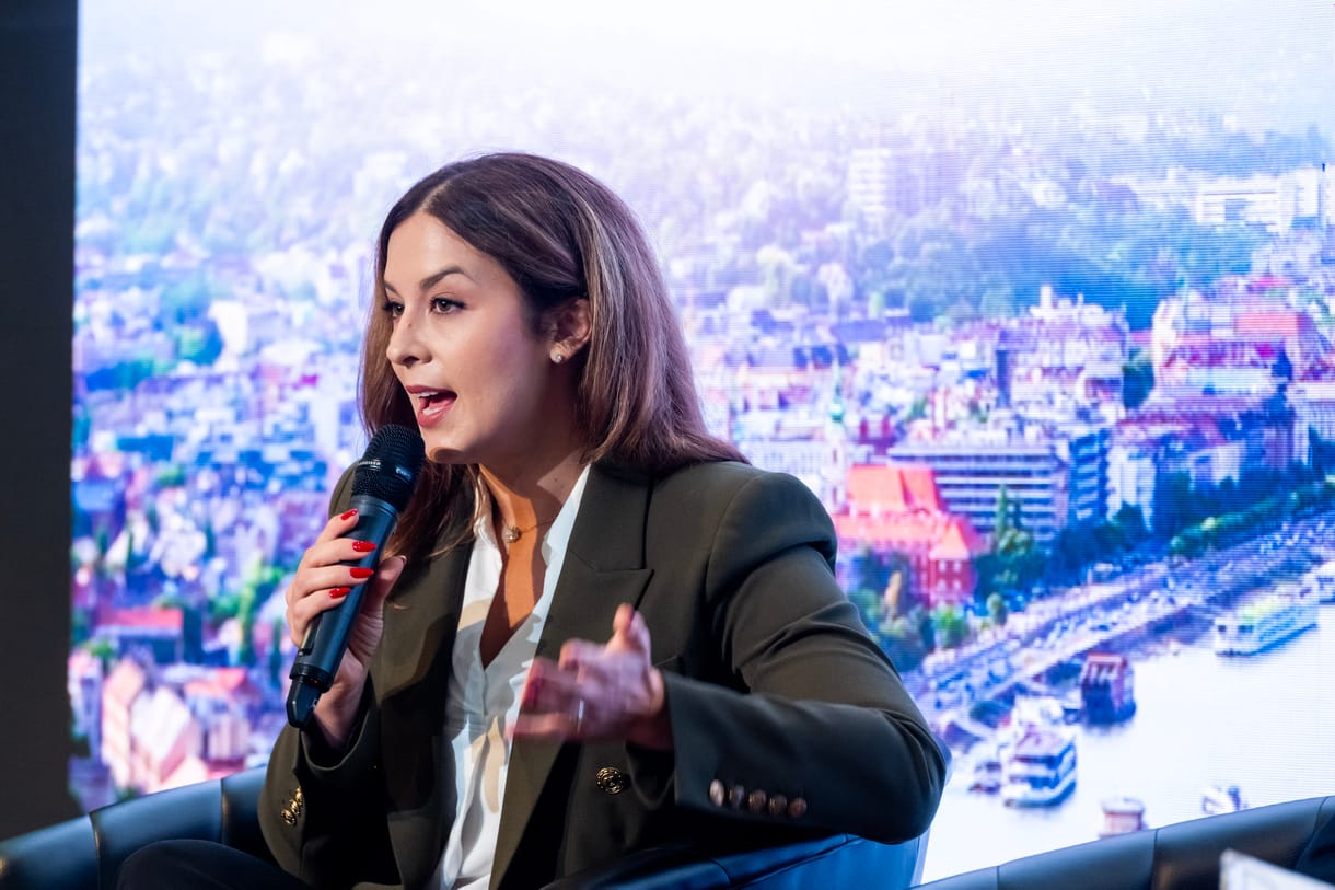 Cseh Katalin az UEFA elnökéhez fordult, szerinte Orbán a Fradin keresztül engedné vissza Putyinékat
