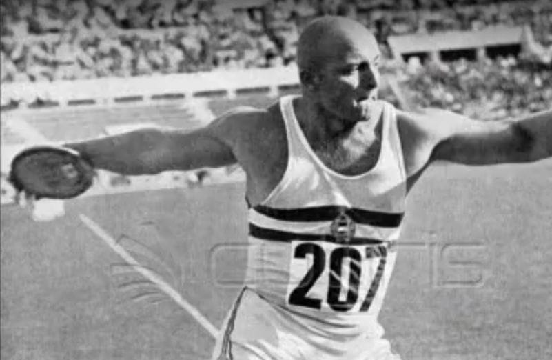 Meghalt a diszkoszvető bajnok, akinek a képe a Sport szeletet díszítette
