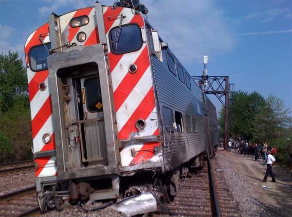 Videó: kisiklott egy több száz utast szállító vonat Chicagónál