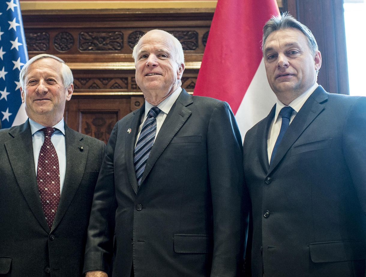 McCain Budapesten: 